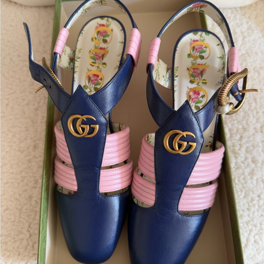 Brand NEW Gucci Leather Colorblock Pattern T-strap Pumps with a pearl accent